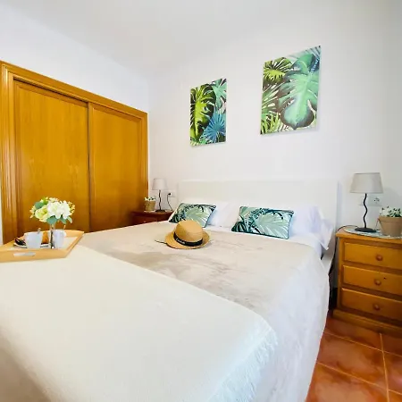 Golden Reddis Appartement *
